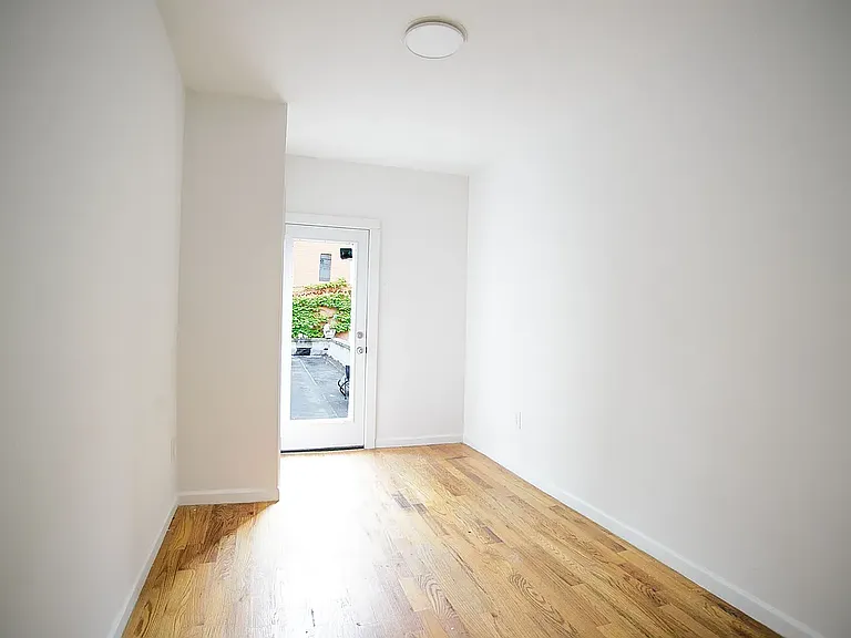 453 Irving Ave #1 — Photo 14