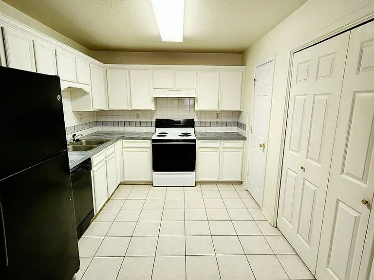 3208 Raven Dr — Photo 3