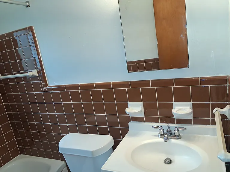1830 N Main St #9 — Photo 7
