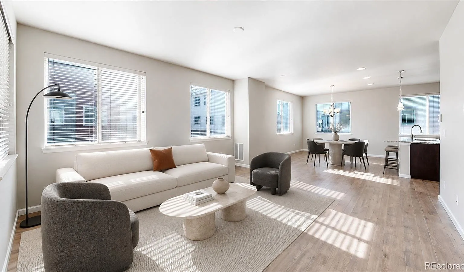 3 bed, 2.5 bath, 1815 sqft, $3,350 — Photo 2