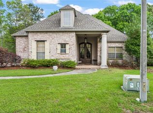 105 Red Fox Run Blvd, Madisonville, LA 70447