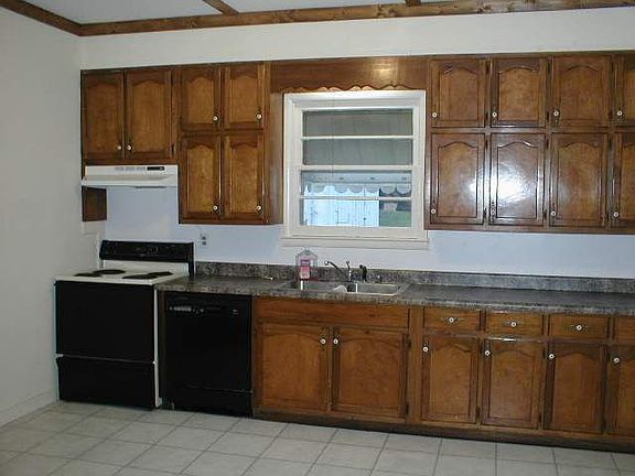 Large eat in kitchen