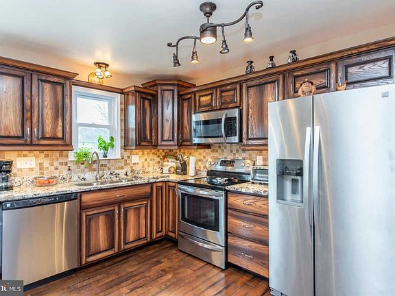 5th image of 605 Glynock Pl