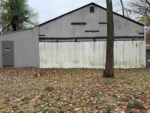 4th image of 55057 Mayflower Rd