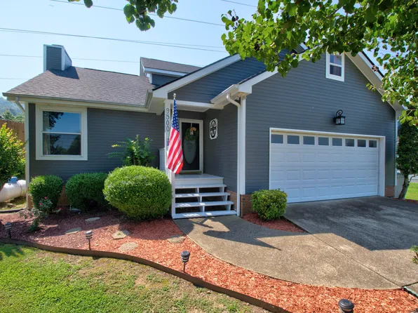 9500 Robinson Farm Rd, Ooltewah, TN 37363