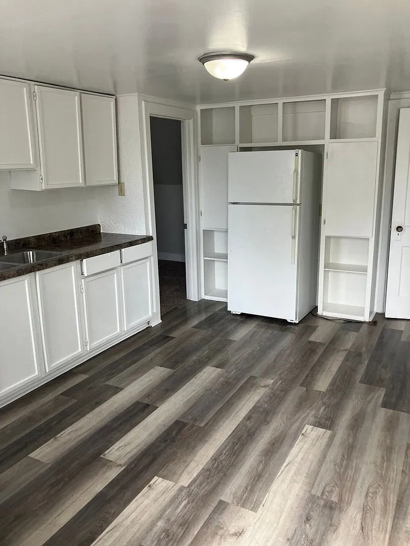357 French Ave — Photo 4