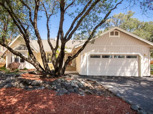 18018 Hummingbird Dr, Penn Valley, CA 95946