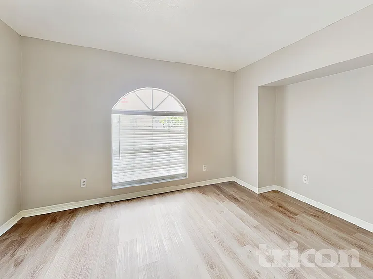 7352 Bolten Ln — Photo 7