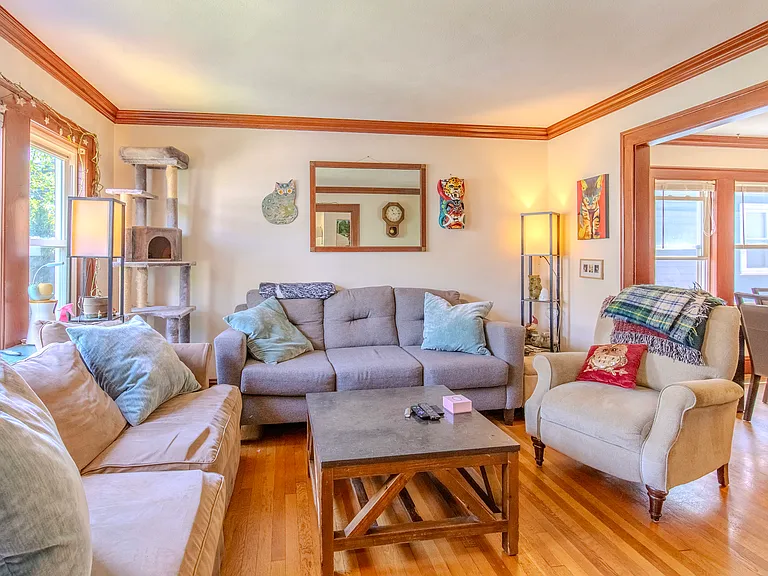 78 Governor Winthrop Rd — Photo 4