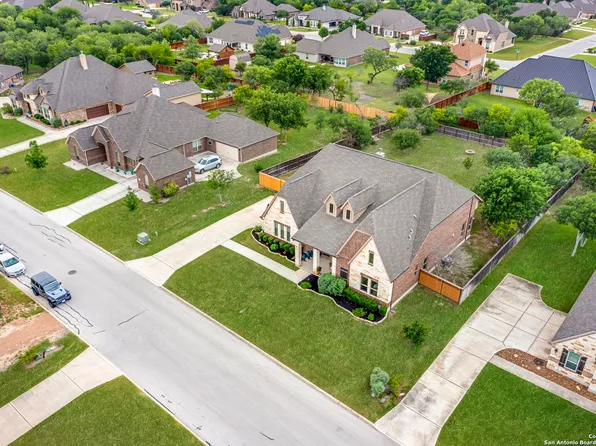 176 JASMINE LEAF, Castroville, TX 78009