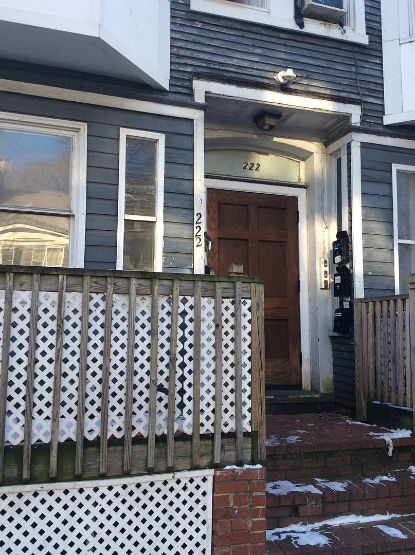 Video in Photos! Downtown York 2 Bedroom-1st Floor — Photo 1