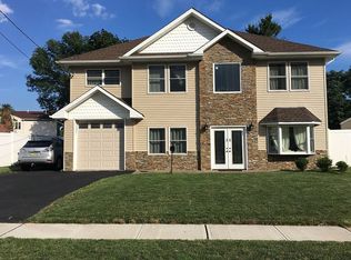 30 Sturgis Rd, Edison, NJ 08817