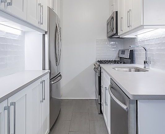 3rd image of 35 E 35th St APT 8K