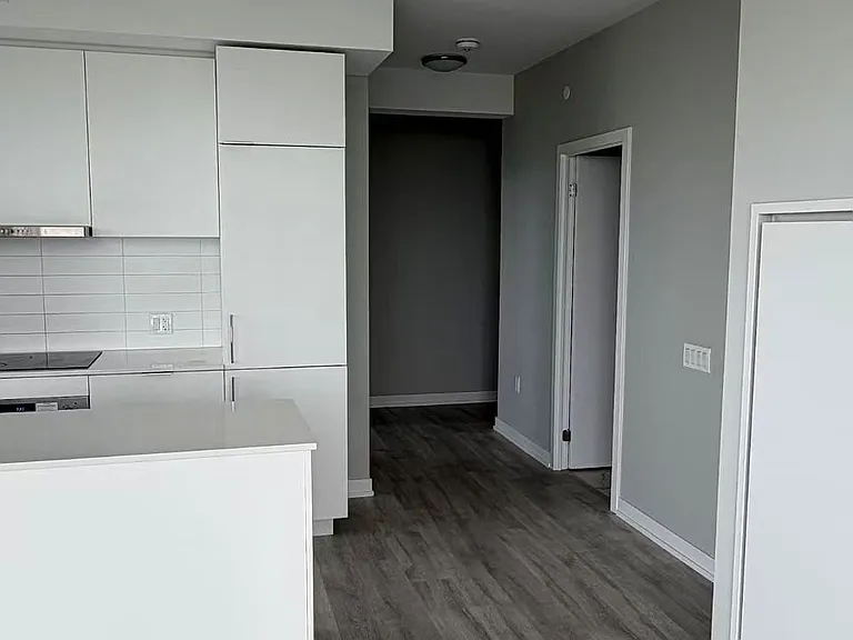 7 Golden Lion Hts #2503 — Photo 6