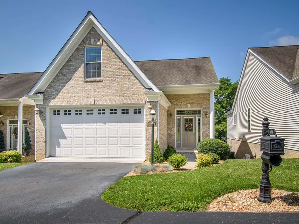 2570 Pleasant Hill Dr, Pulaski, VA 24301