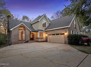 1052 Conley Cir, Ocean Springs, MS 39564