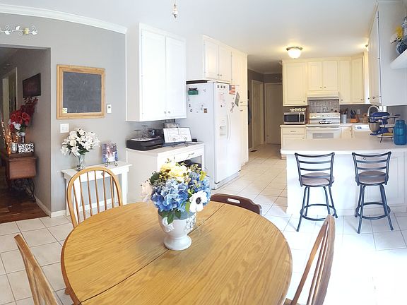 Kitchen, heated ceramic tile