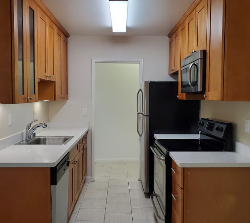 1st image of 1114 Hopkins Ave APT 8