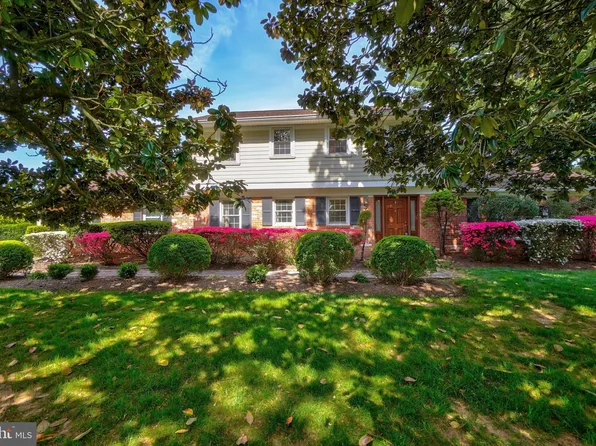 12901 Scarlet Oak Dr, Gaithersburg, MD 20878