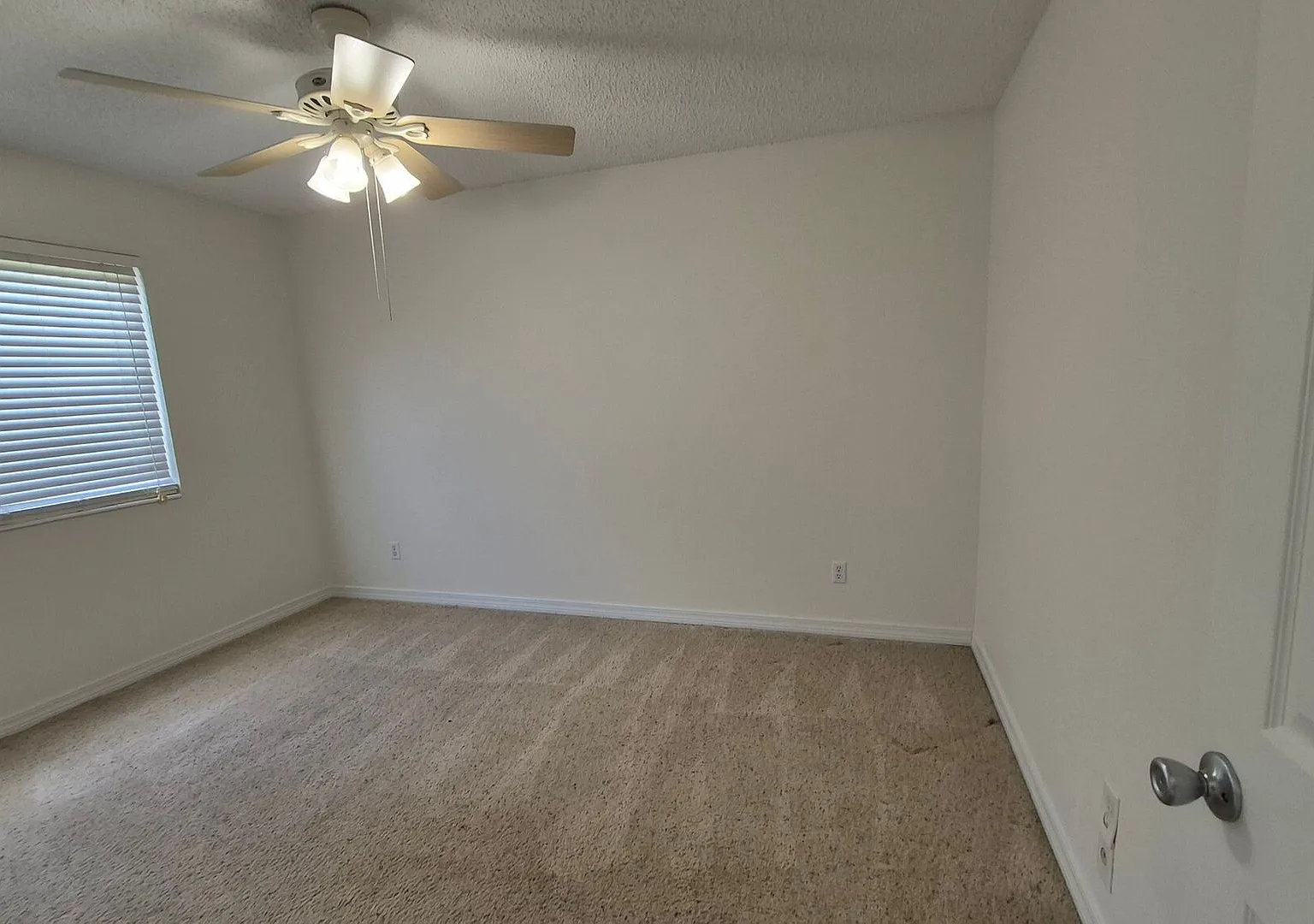Fabulous 2 story home in Bay Meadows — Photo 3