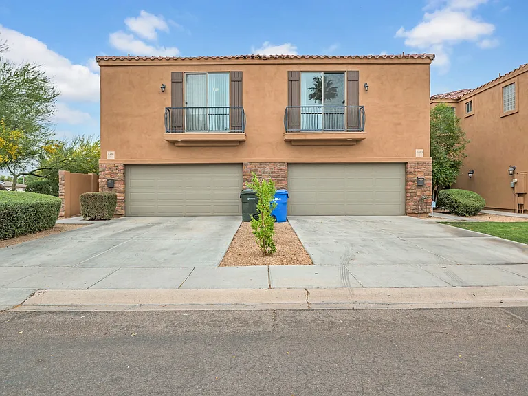 4810 E Virginia Ave #B — Photo 2