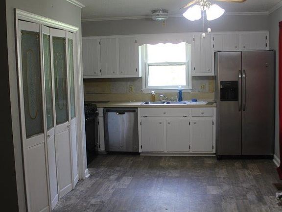 5th image of 3872 English Oak Dr
