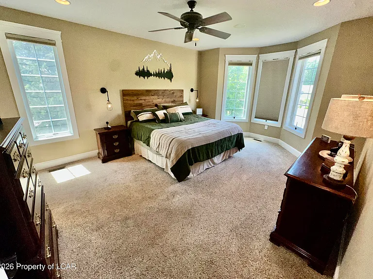 228 Windsor Way — Photo 11