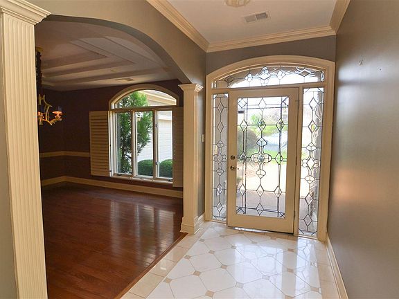 3rd image of 7566 Crystal Lake Dr