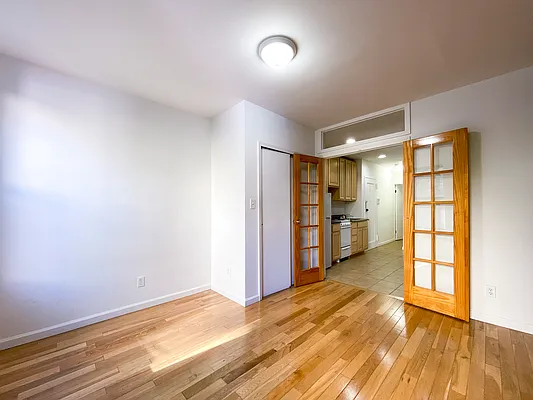 Rented by Compass | media 10