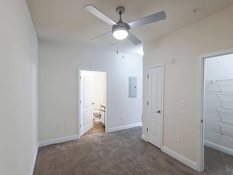 Ashbury Square Apartments — Photo 55
