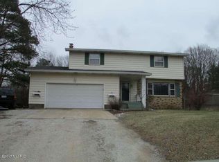 5502 S Carr Rd, Fruitport, MI 49415