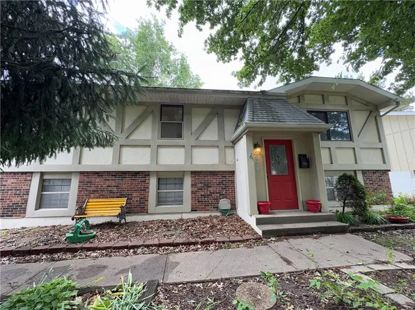 6705 E 140th Pl, Grandview, MO 64030