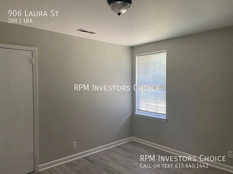 906 Laura St — Photo 18