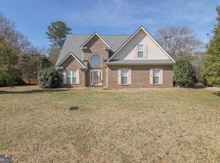 215 White Columns Dr, Kathleen, GA