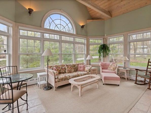 620 Cherry Dr, Fontana, WI 53125
