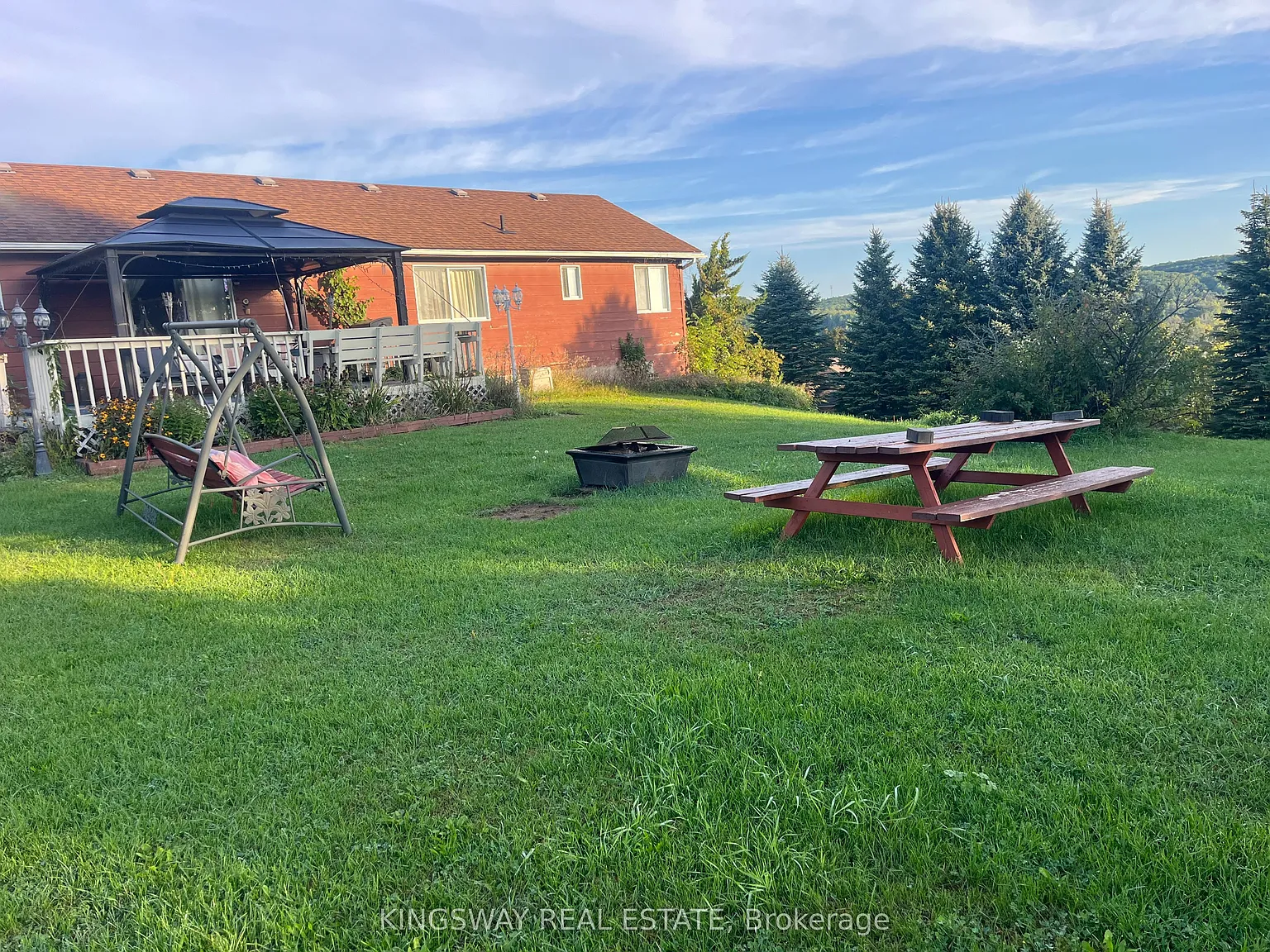 4 bed, $3,700 — Photo 1