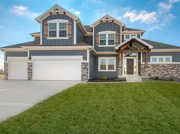 1067 Fir Ln, Liberty, MO 64068