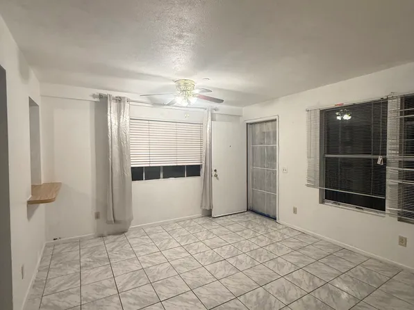 306 E Chestnut Ave, Santa Ana, CA 92701