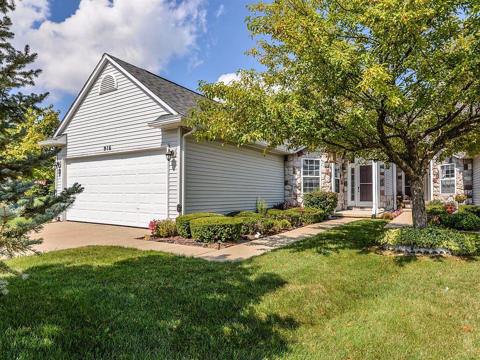1st image of 916 Village Way #1