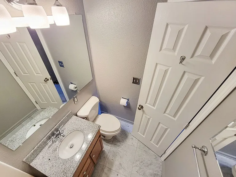 1208 Juniper St — Photo 8