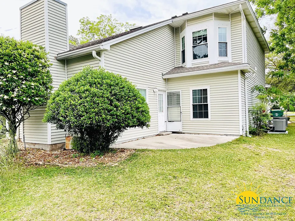 606 Emerald Ln