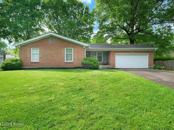 1005 King Arthur Ln, Louisville, KY 40222