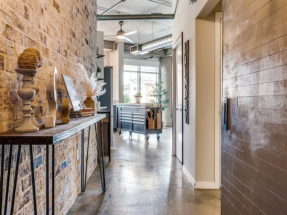 1st image of 1001 Belleview St APT 207