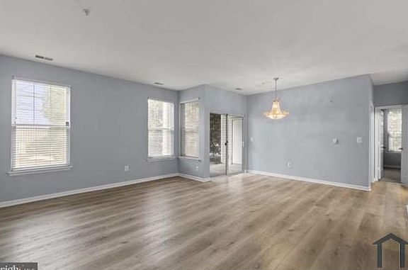 5th image of 2801 Ashfield Dr Unit 103