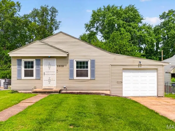 3209 Lynros Dr, Saint Ann, MO 63074