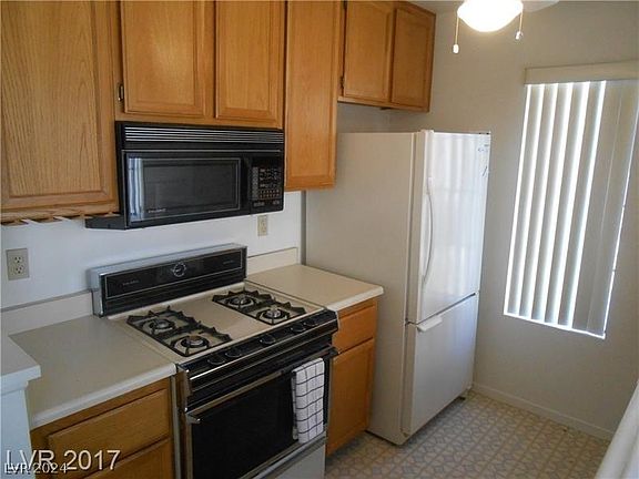 2nd image of 4724 Nara Vista Way Unit 202