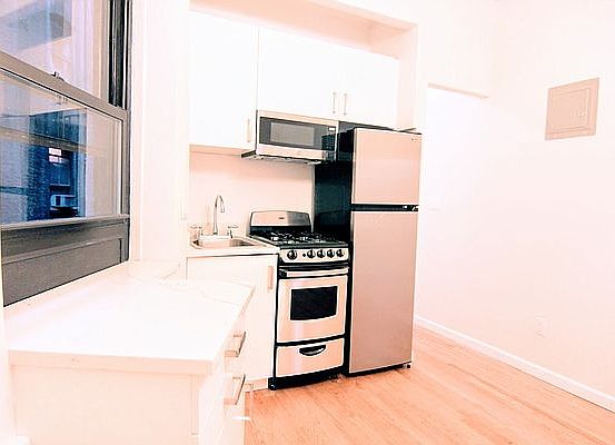 3rd image of 70 E 7th St APT 2D