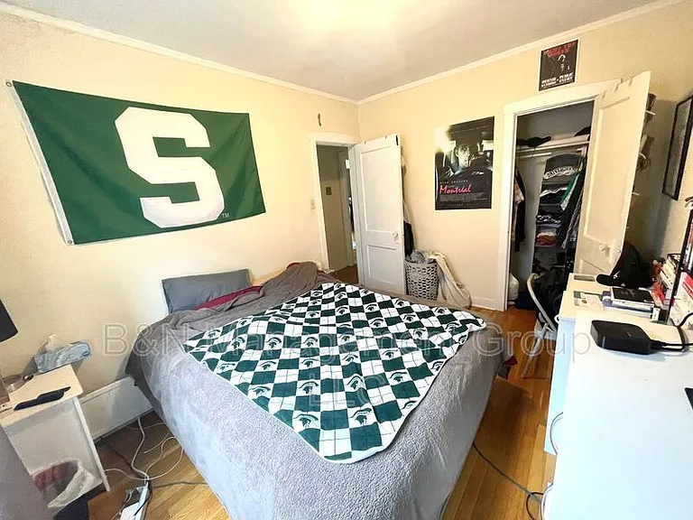 918 W Oakdale Ave #2S — Photo 12