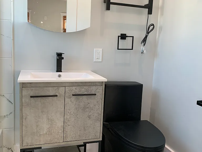 55 Roswell Ave #9 — Photo 29