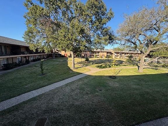 2nd image of 7600 Burgoyne Rd Unit 206